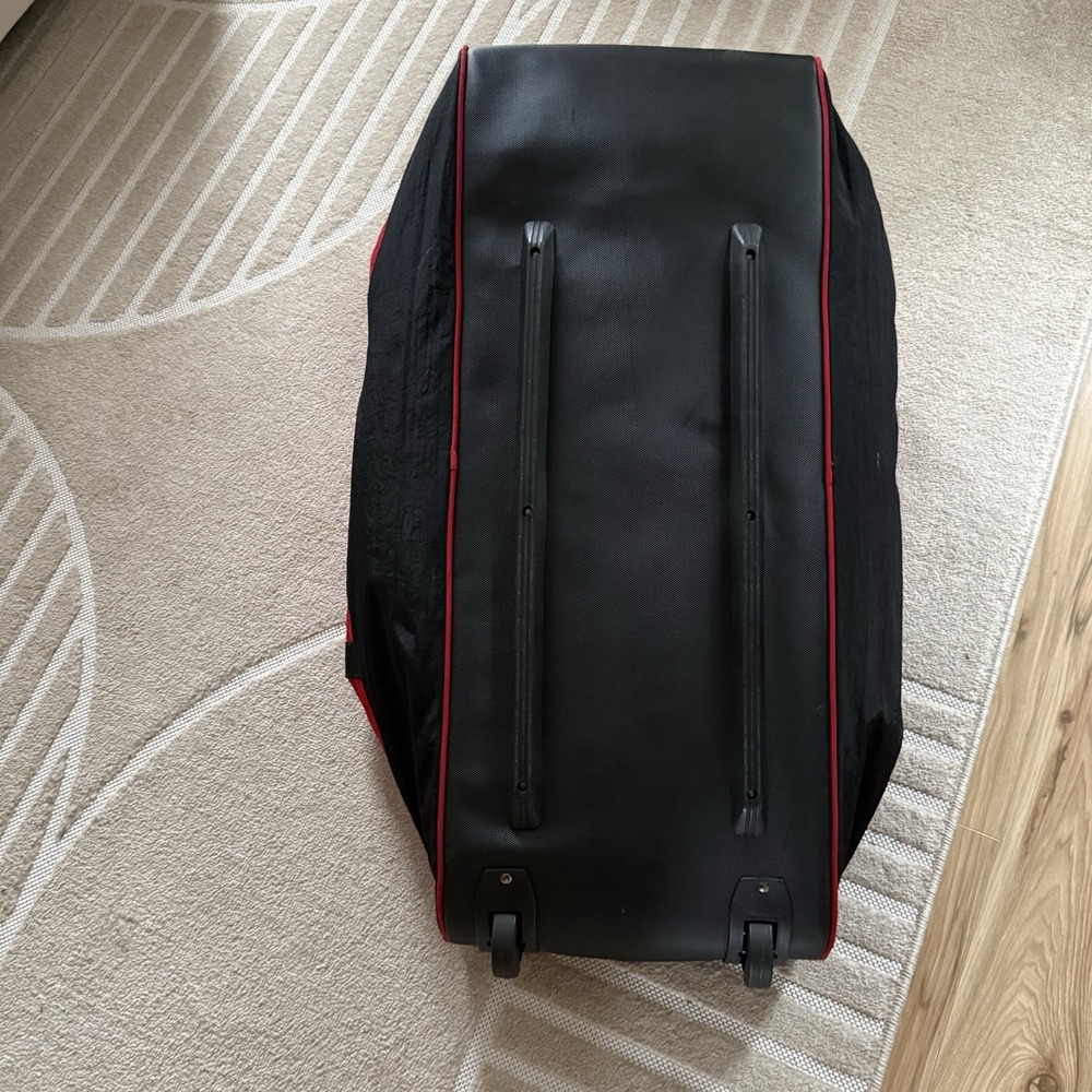 Vintage Marlboro Unlimited Gear - Rolling Travel Duffle Bag - XL - 36" x 14" - Picture 6 of 9